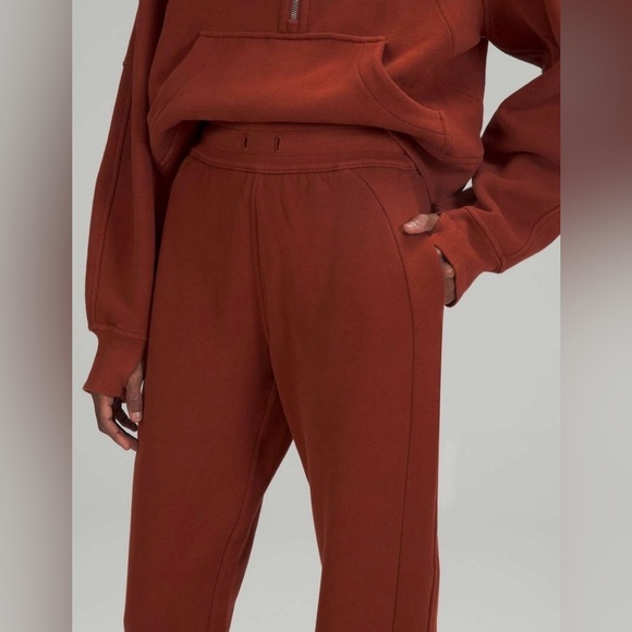 Lululemon Scuba High-Rise Jogger - Picture 11 of 13